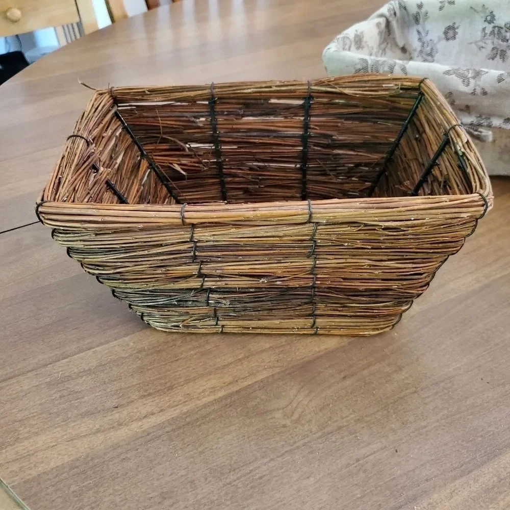 Vintage Basket Lined Vanity Twig 10x7x5